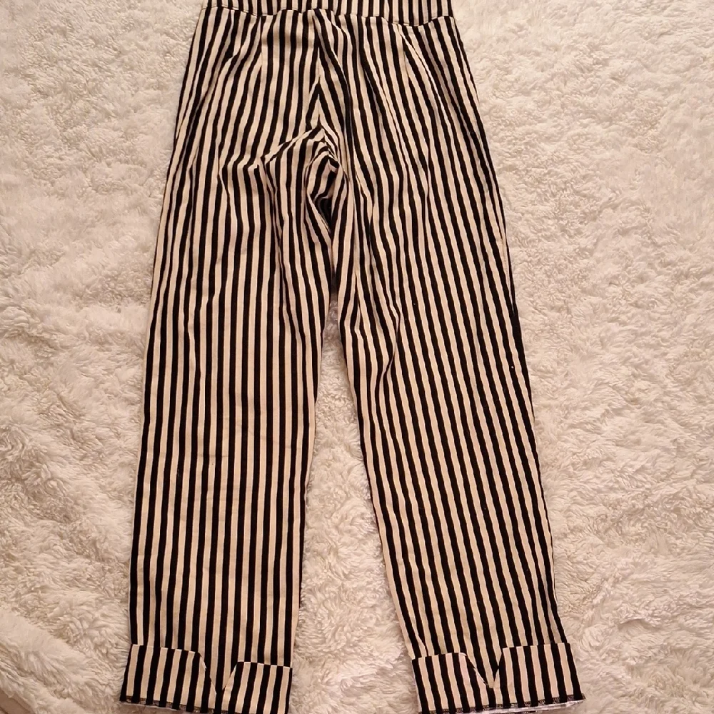 Brandy Melville Black and Cream Striped Shorts - Picture 5 of 10